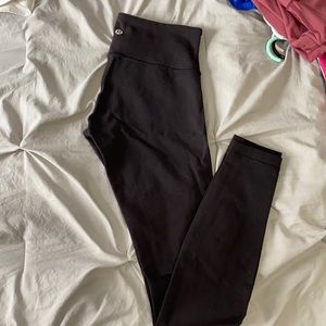 Black Lululemon Wunder Under Leggings Low Rise 28’